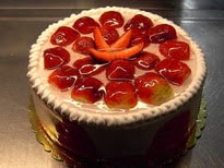 4-6 Kişilik Yaş Pasta - Çilekli Lezzet Şöleni